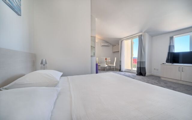 Aqua Guestrooms Kastela