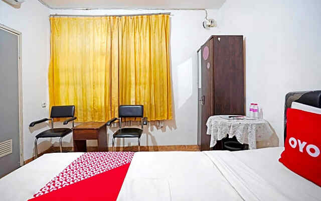 OYO 91390 Kost Grand Royal Elite