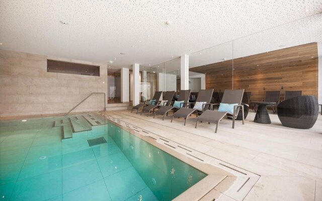 Hotel Schranz - Ski In & Ski Out