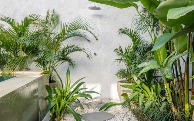 Stylish 3BR Villa Myla By Azure