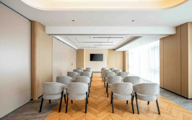 Holiday Inn Express Shanghai PVG Zhuqiao By Ihg