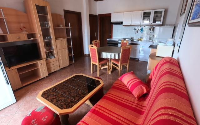 Apartment Ana - 120 m from the beach A1 Sukosan, Zadar riviera