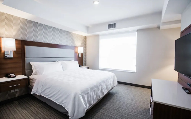 Holiday Inn Hotel & Suites Calgary South Conference Ctr