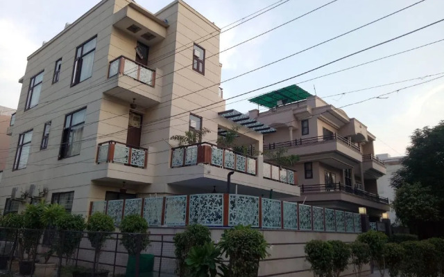 The Destiny Inn by OYO Rooms