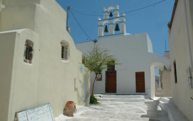 Black Rock Traditional Rooms