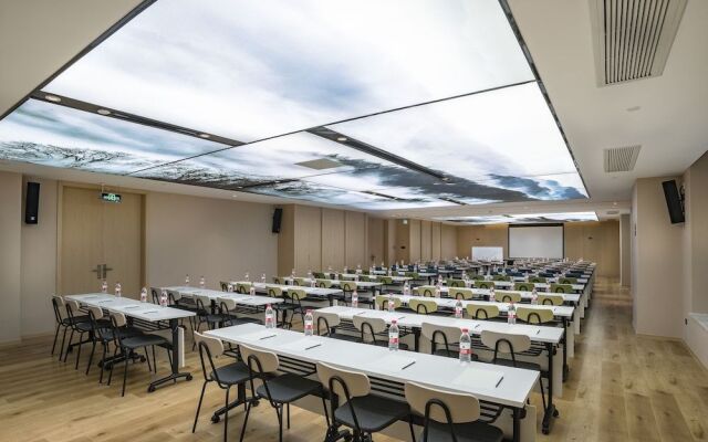 Atour Hotel Swimming Beach Qinglv Road Zhuhai