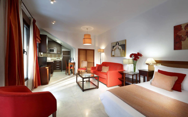 Apartamentos Patios De Alcántara