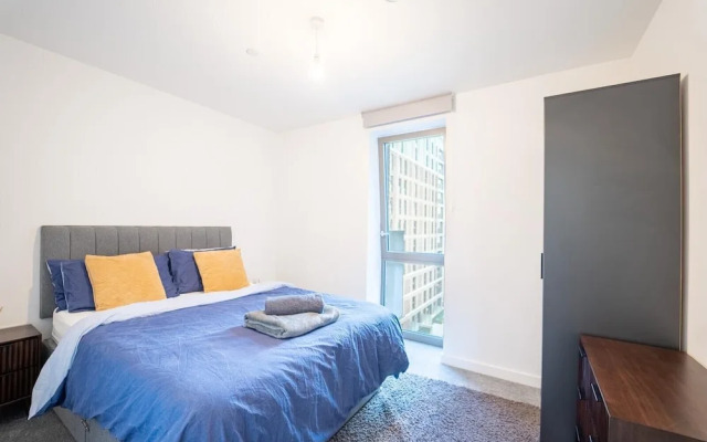 4 Guests - Close Airport - 25min Central London