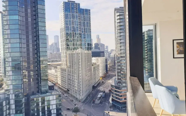 Wyndel Apartments Riverside on Collins