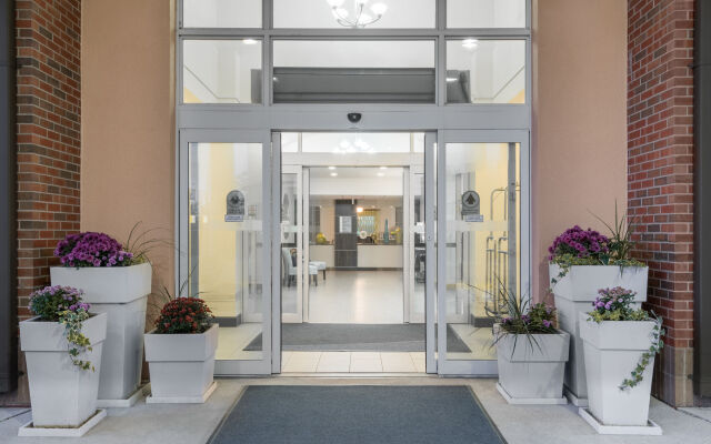 Holiday Inn Express & Suites Ames by IHG