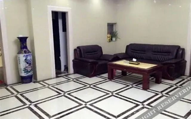 Pod Inn Hotel (Zhenjiang Dagang South Station Beihu Park)