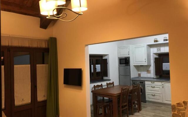 La Casa Vieja de Caneo - APARTAMENTOS RURALES 3 llaves
