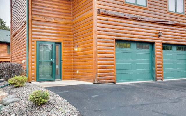 Lake Minocqua Condo w/ Shared Fire Pit!