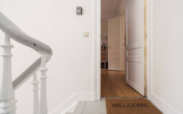 1 Bedroom W Kitchen and Bathroom In Trendy St Gilles