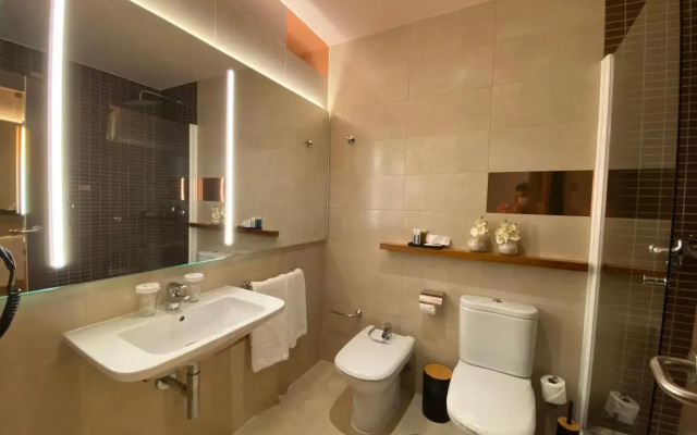 ON ALETA ROOM designed for adults