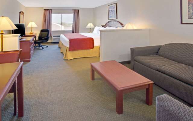 Days Inn & Suites by Wyndham Laurel Near Fort Meade