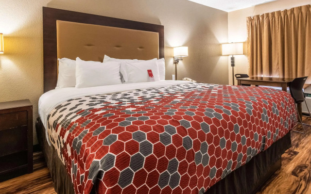 Econo Lodge Hillsboro I-35