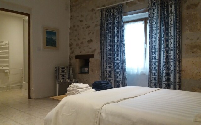 La Grange De L’etang Des Faures