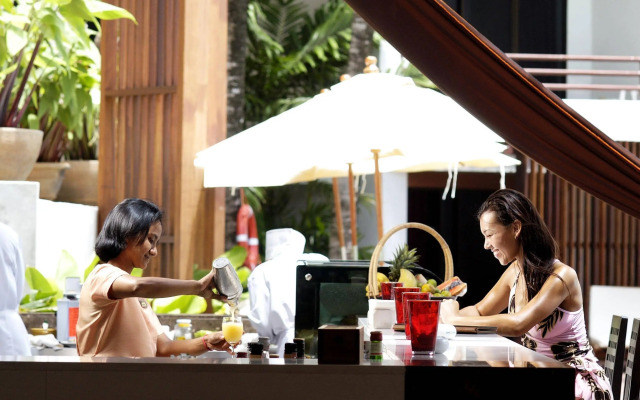 Patong Beach Hotel (SHA Extra Plus)