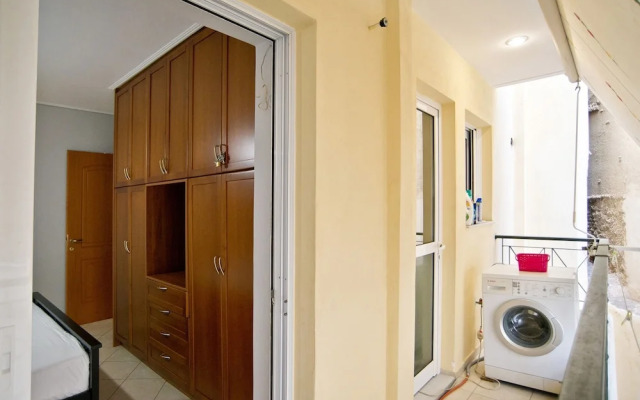 Seaside Apartment in Piraeus