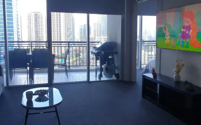 Chevron Tower3 has 2bedrooms 2beds With Car Park