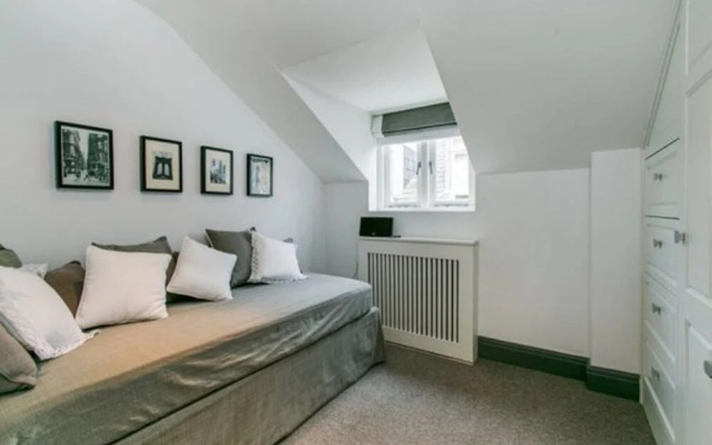 Eson2 - Bolton Gardens Lodge