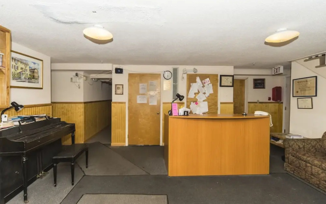Summer Place Hotel