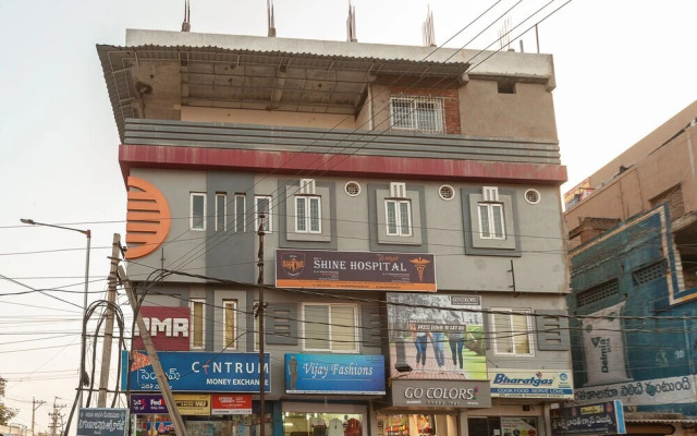 Pmr Guest Inn By OYO Rooms