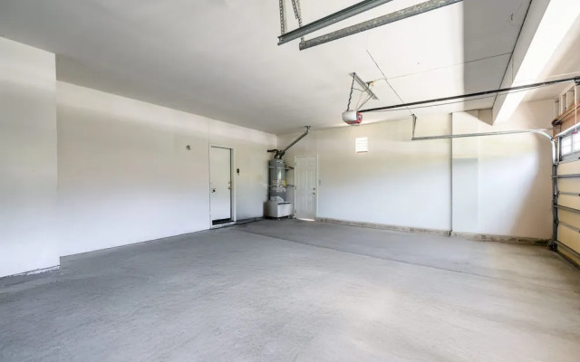 Bright Designer Home w Pool Near Everything