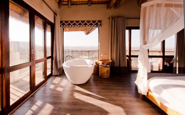 Nambiti Hills Private Game Lodge