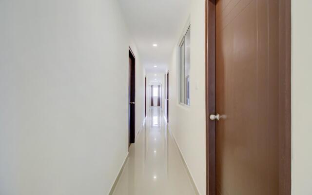 OYO 75776 Sri Sai Suites