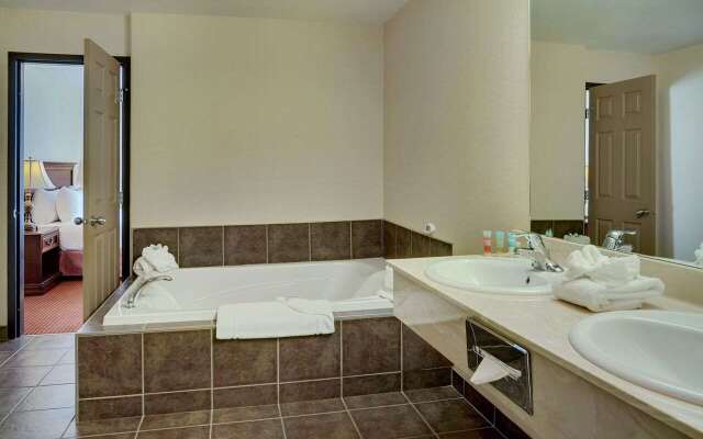 Pomeroy Inn & Suites Hotel Dawson Creek