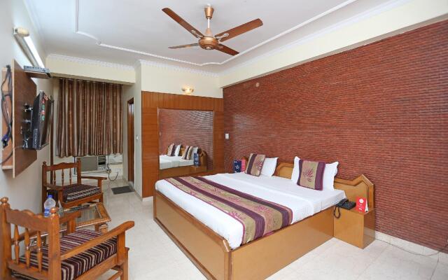 OYO Flagship 9554 Hotel Grand Plaza