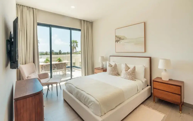 4 Guest 2 Bedrooms Balcony and Shared Pool