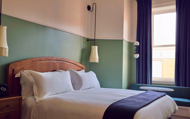 The Drayton Hotel Savannah, Curio Collection by Hilton