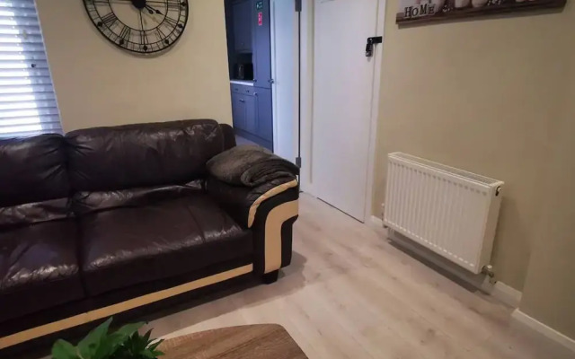 4BR Modern Botanic House