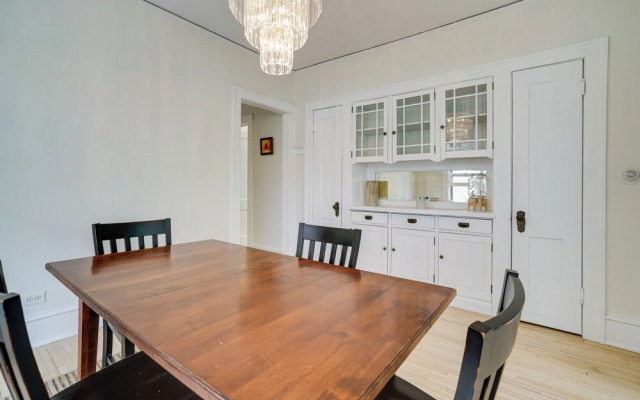 Bright Minneapolis Apartment - 1 Mi to Downtown!