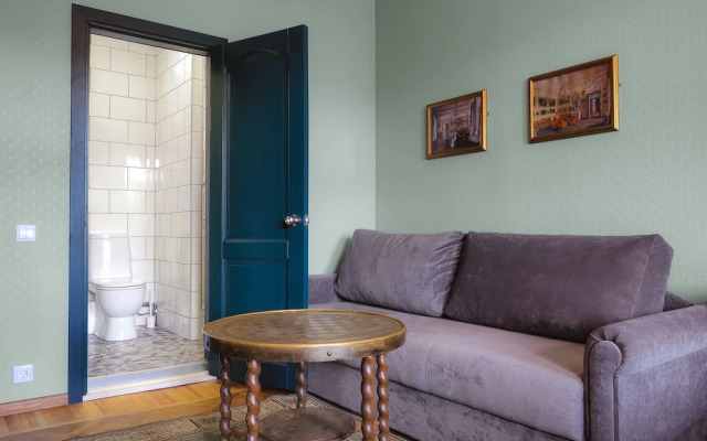 Friends Rooms on Vosstaniya