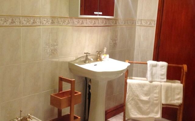 Ravencar Farm Bed and Breakfast
