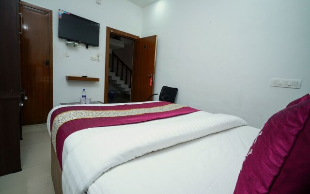 OYO 14841 Indra Holiday Home