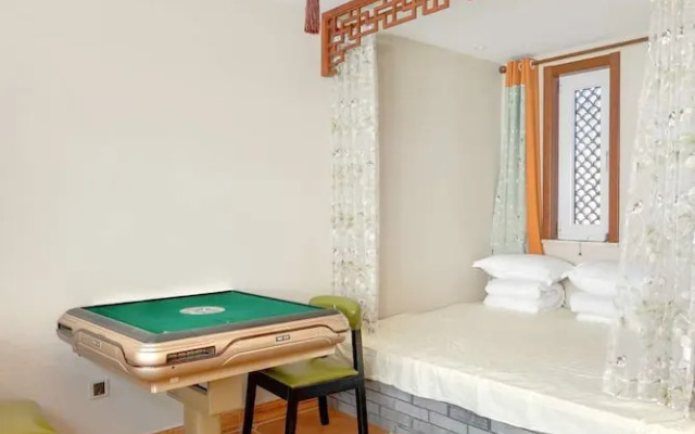 GuBei Water Town Revolution Hotel