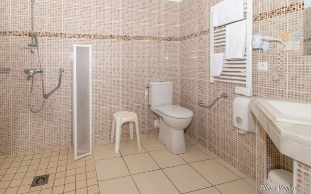 Logis Auberge Le Colombien - Hôtel Restaurant