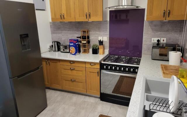 Accra Cozy Retreat With 2 Bedrooms