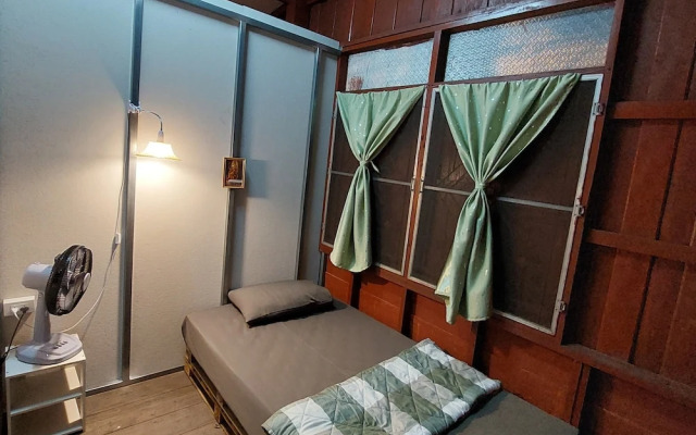 Baan Baan Hostel