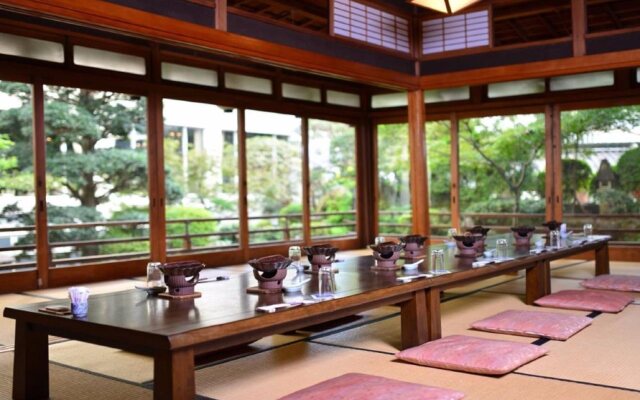 Hotel Shiragiku