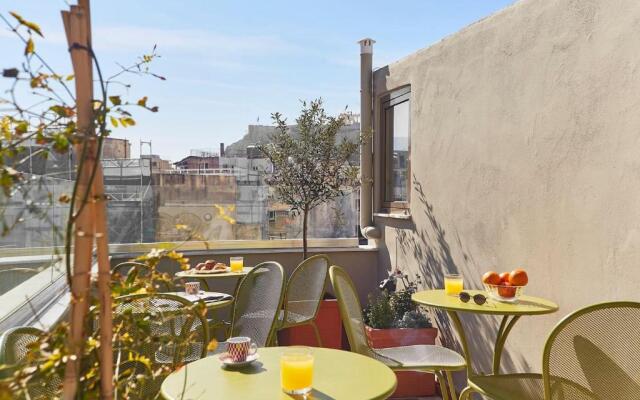 Old Athens style 1bdr with Acropolis view rooftop!