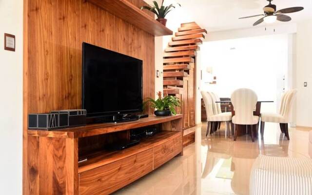 Condo Las Olas 306 by Playa Paradise