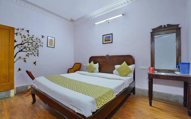OYO Flagship 2421 Hotel The Ishani