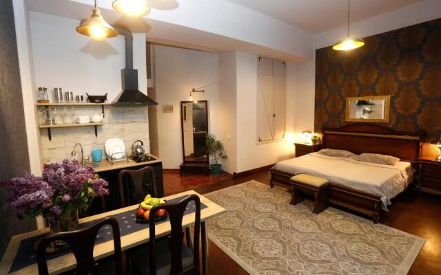 Apartments on Nikoladze 5