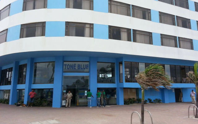 Hotel On Vacation Blue Tone